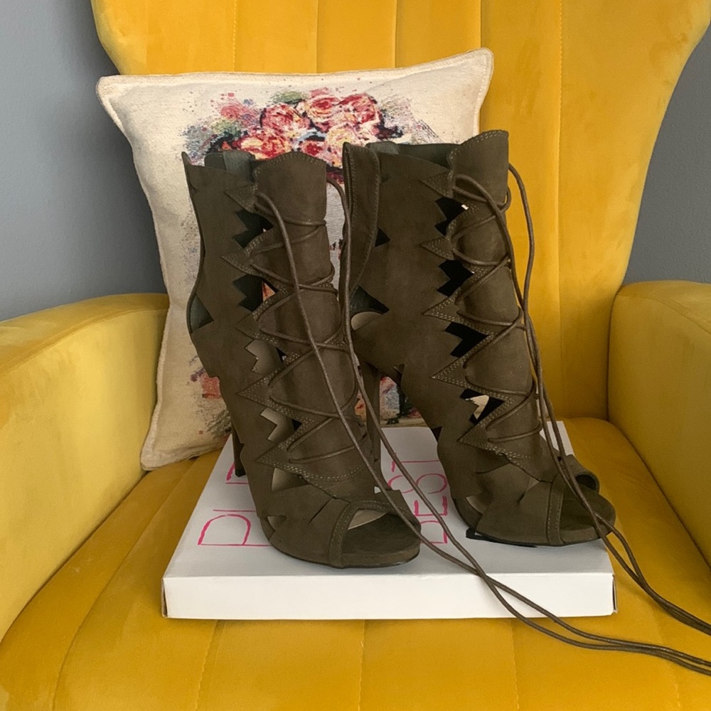 COPY - 6” Stilettos. Super sexy heels for a night out.